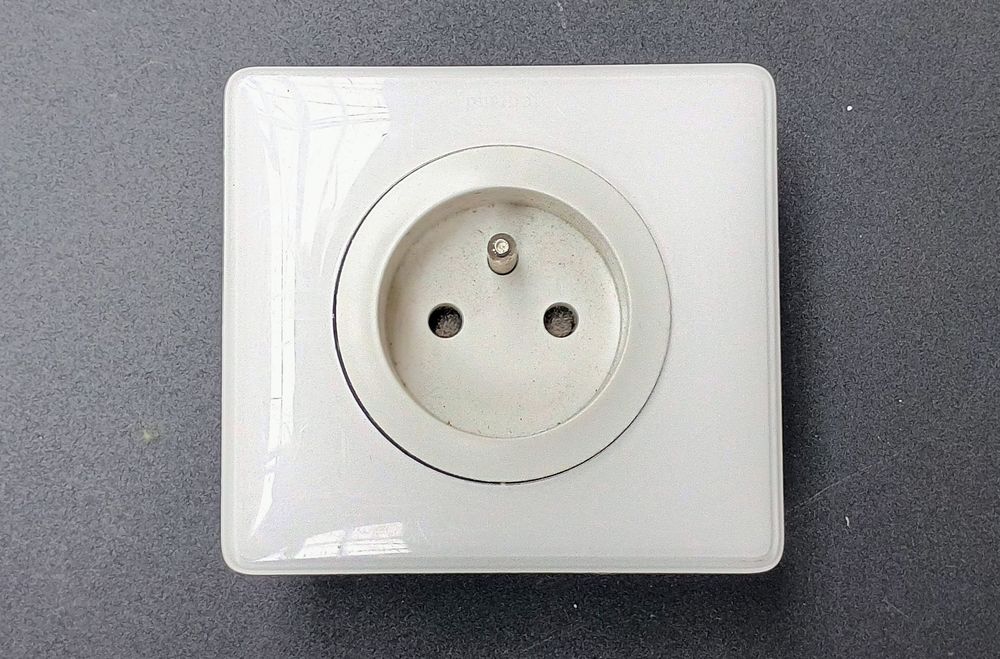 Resource réemploi Prise courant fort, 2P+T