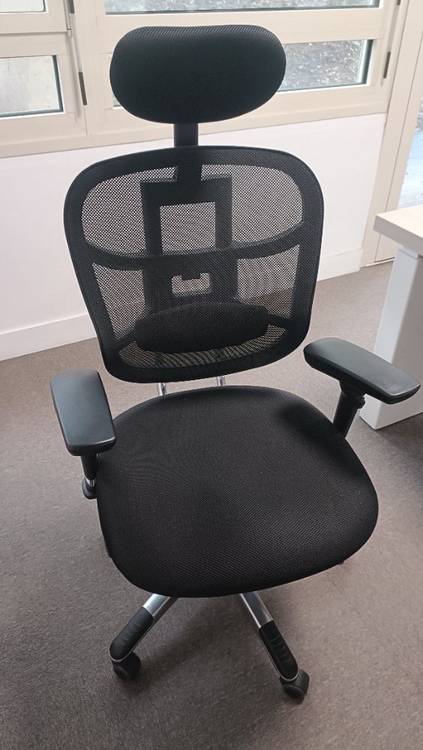 Resource réemploi Fauteuil de bureau en résille noir