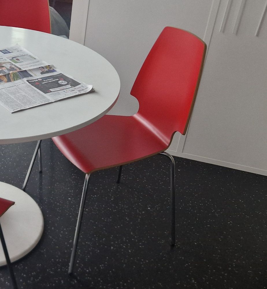 Resource réemploi Chaise rouge