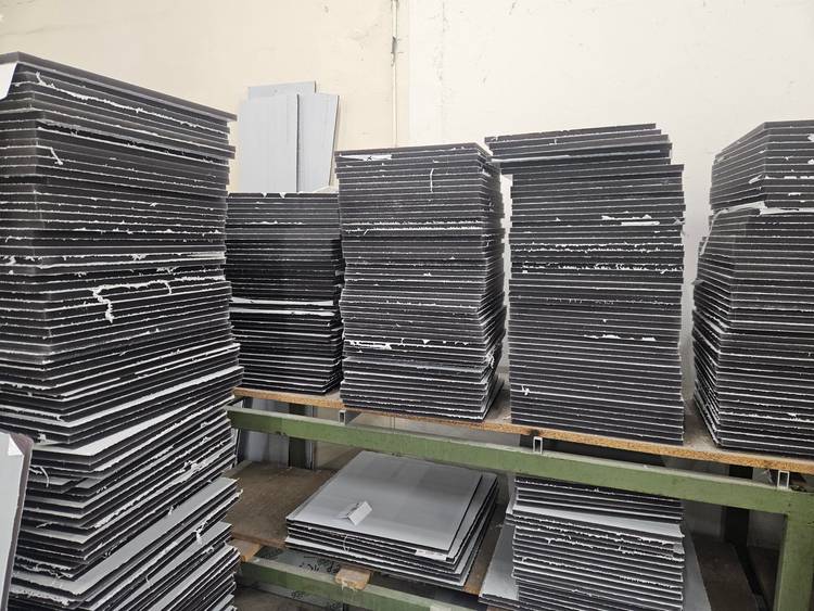 Resource réemploi Plaques PMMA, PLAQUES PMMA COULEES FUMEES