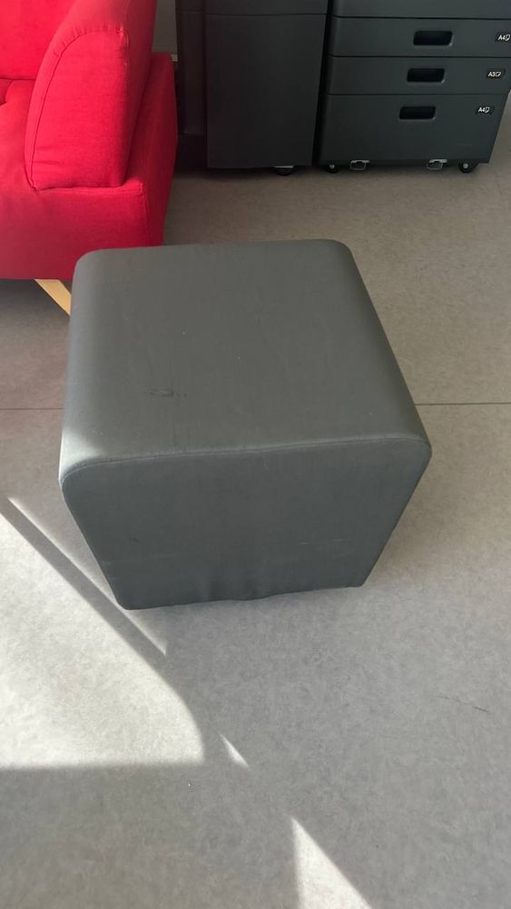 Pouf cubique noir 50x50 Cm