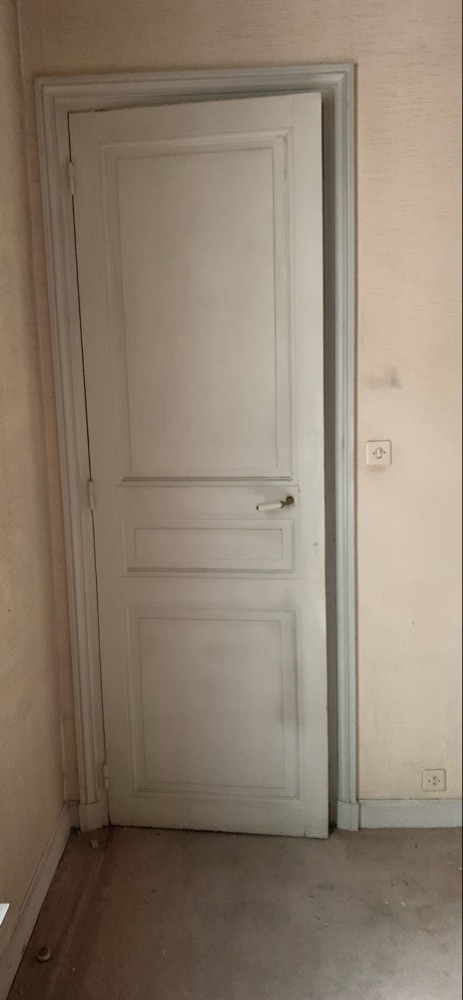 Resource réemploi Porte pleine 72 moulurée poignée céramique