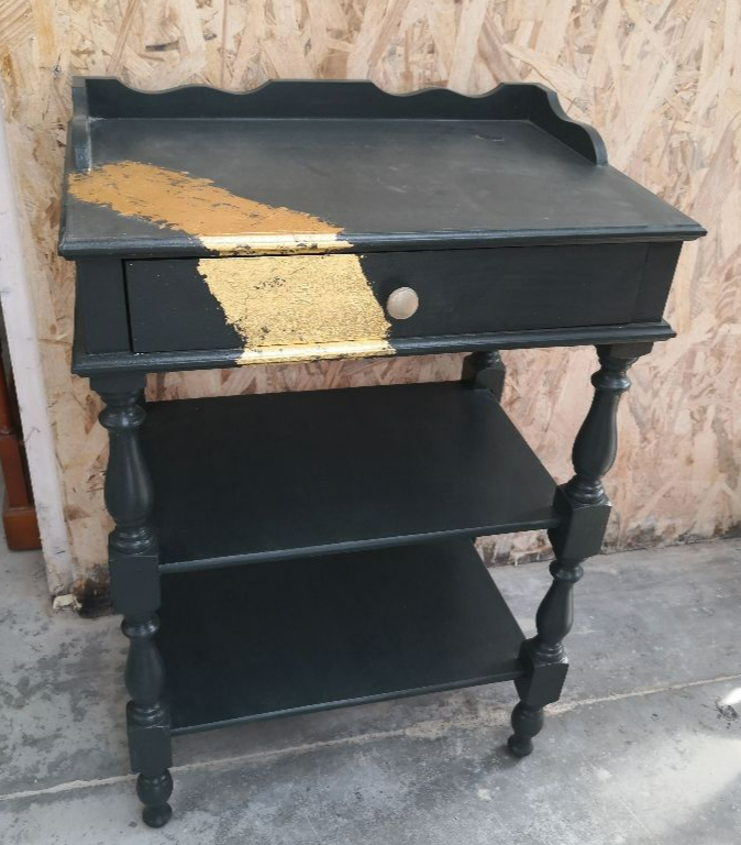 Resource réemploi Table de chevet ou console relookée 