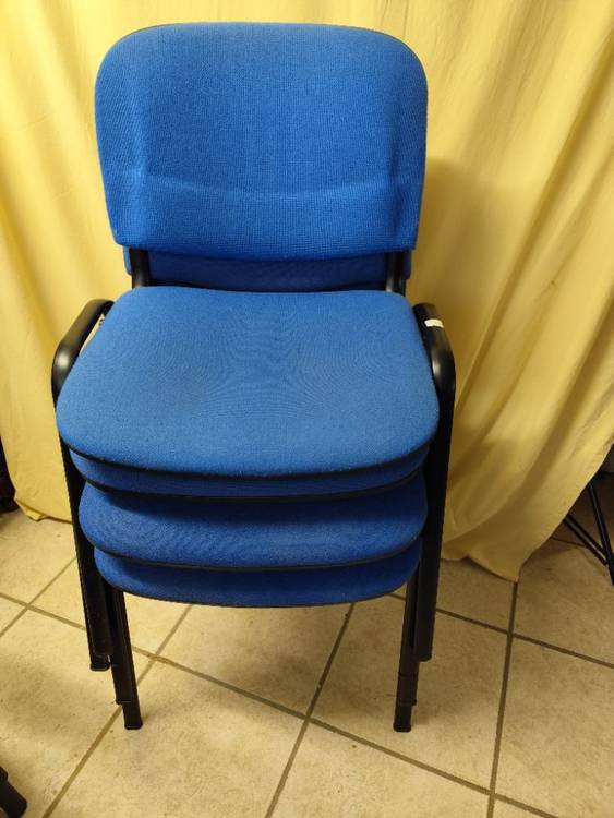 Resource réemploi Chaise de bureau empilable bleu