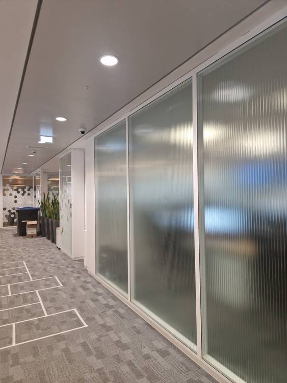 Resource réemploi Cloisons vitrées vitrophanie striée H260