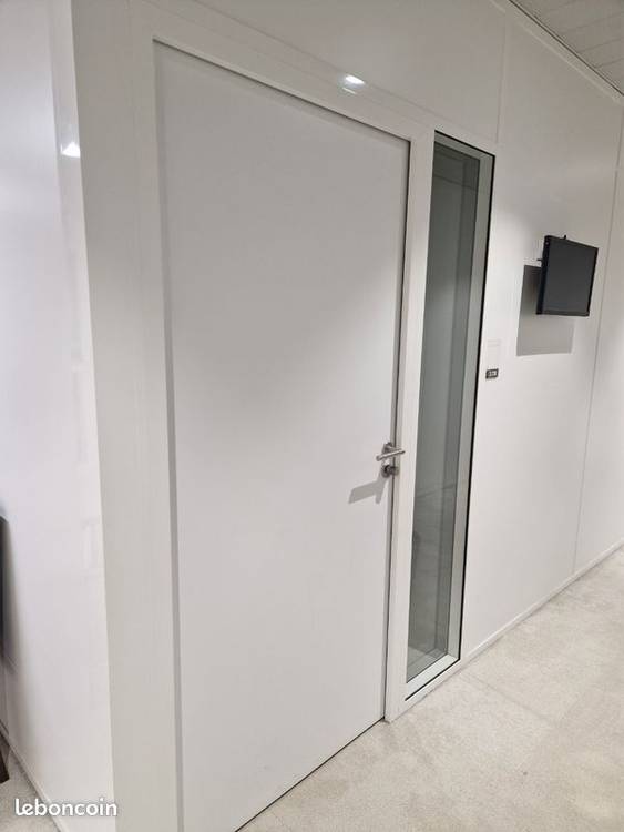 Resource réemploi Porte pleine avec bâti et tierce vitrée H220
