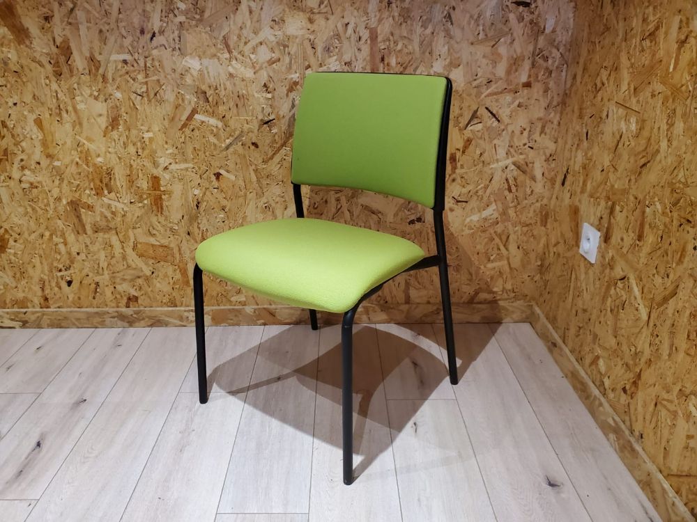 Resource réemploi Chaise 4 pieds noir assise verte