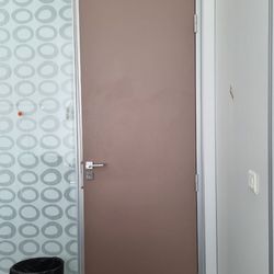 Porte pleine avec bâti H250