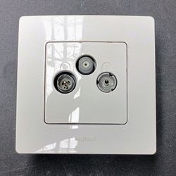 Prise courant faible, antenne triple