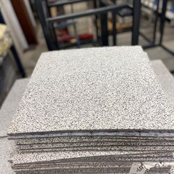 Resource réemploi Dalle de Moquette 50x50