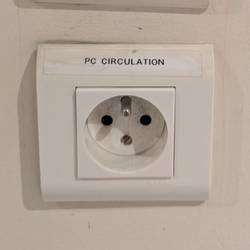 Prise de courant, 2P+T