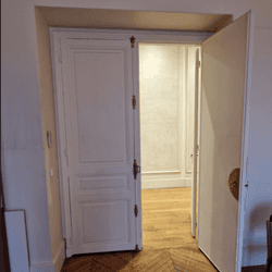 Resource réemploi Porte double manuelle ouvragées