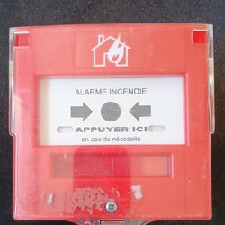 Déclencheur manuel d'alarme incendie