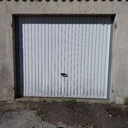 Porte levante de garage