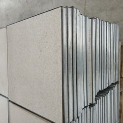 Dalle de faux plancher technique