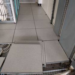 RESSOURCERIE EPHEMERE Charenton-le-Pont, Faux plancher technique