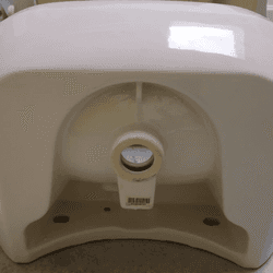 Resource réemploi Lavabo suspendu reconditionné sans marque