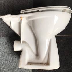 WC sur pied PMR