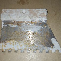 Peigne à colle, Pour carrelage