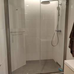 Porte de douche, Coulissante 