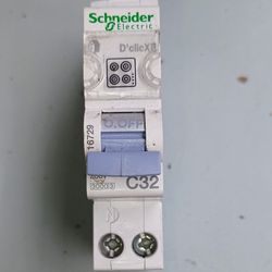 Disjoncteur, 32A