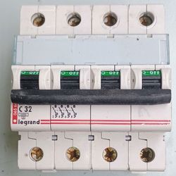 Disjoncteur, 32A 3P+N