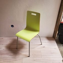 Chaise restauration verte