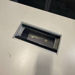 Resource réemploi Table, Table sans cache passe cable 