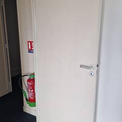 Porte simple manuelle int