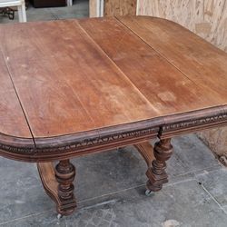 Table ancienne