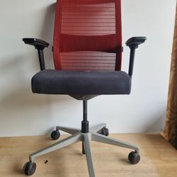 Siège opérateur Steelcase think
