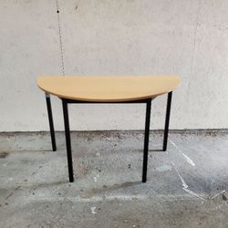 Table formation mi-ronde pied noir