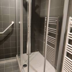 Bac de douche, Allia