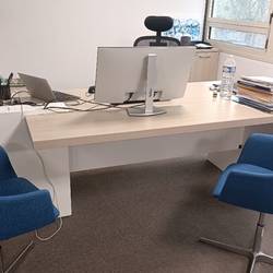 Bureau avec retour droit