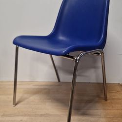 Chaise coque bleu pied chromé