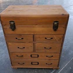 Petit meuble de rangement