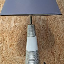 Lampe sur pied