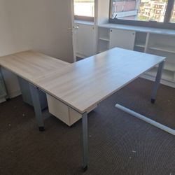 Bureau retour pieds gris