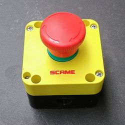 Bouton d'arrêt d'urgence