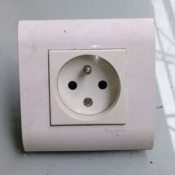 Prise courant fort, 2P+T