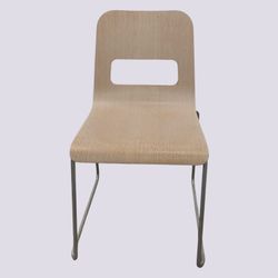 Chaise à piètement luge