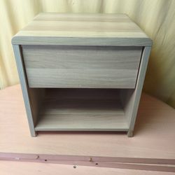 Table de chevet