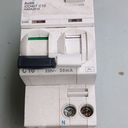 Disjoncteur différentiel, 10A