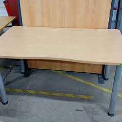 Bureau 140