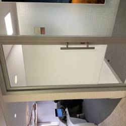 Porte simple vitrée montant métallique argenté