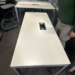 Resource réemploi Table, Table sans cache passe cable 