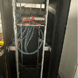 Baie de cablage, Baie de câblage Capacité ~42U + Platine de ventilation