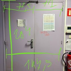 Porte intérieure double avec barre antipanique, PO INT P