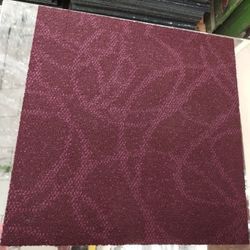 Dalles de moquette, à motifs rouge