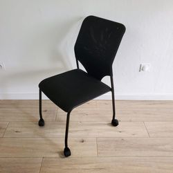 Chaise de réunion à roulette